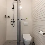 Sisters - Free Parking * Τρογκίρ