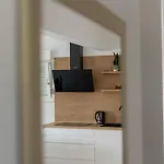 Sisters - Free Parking *