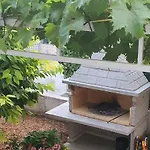 Sisters - Free Parking