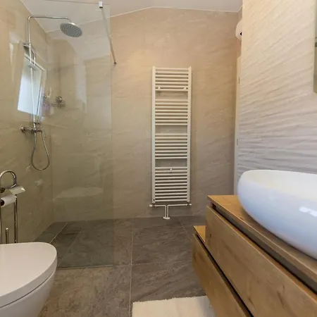 Sisters - Free Parking