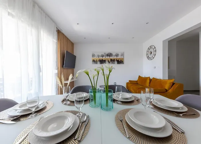 Sisters - Free Parking Appartement Trogir