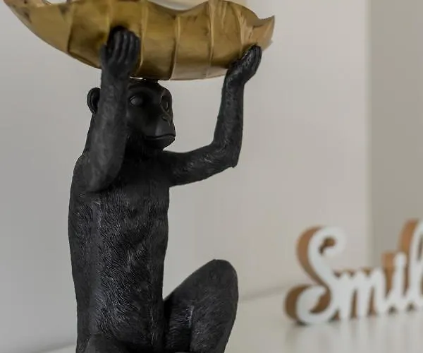 Sisters - Free Parking Trogir