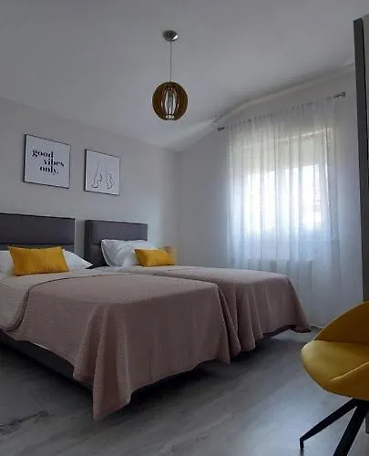 Sisters - Free Parking Appartement Trogir