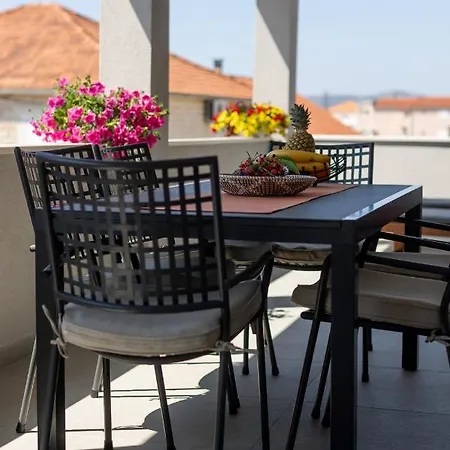 Sisters - Free Parking Apartament Trogir