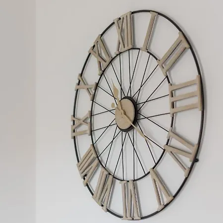 Sisters - Free Parking *